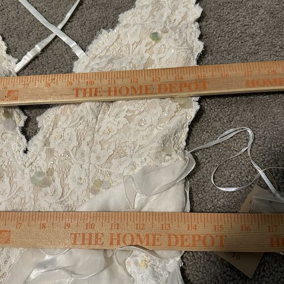 Elegant Cream Maxi Dress - Picture 9 of 10